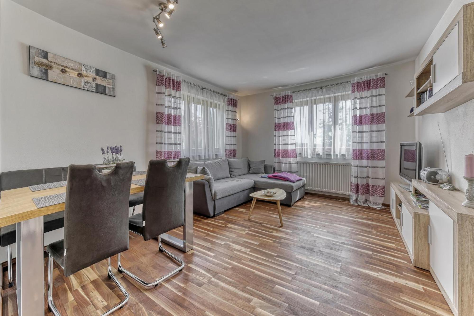 Ferienwohnung Fernblick Neukirchen vorm Wald Esterno foto